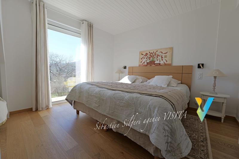 Maison - 195 m² - 9 pièces