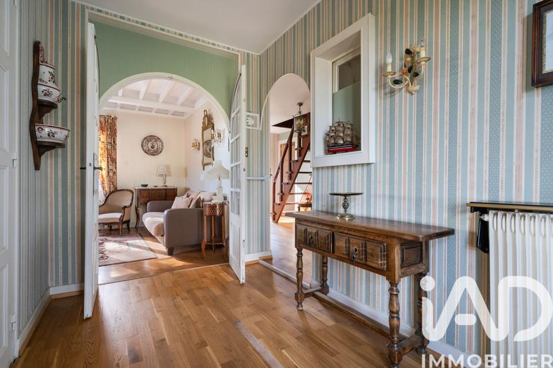 Maison - 180 m² - 7 pièces