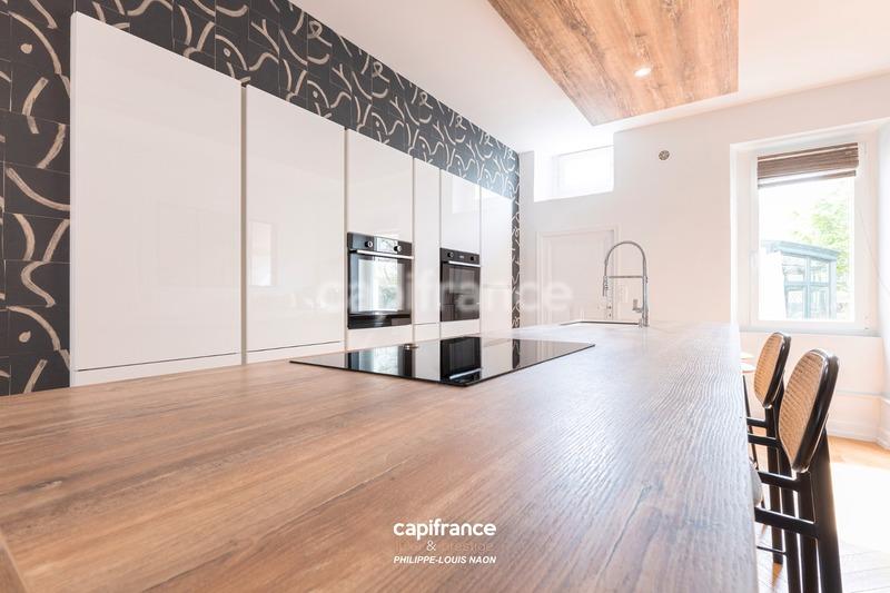 Maison bourgeoise - 251 m² - 10 pièces