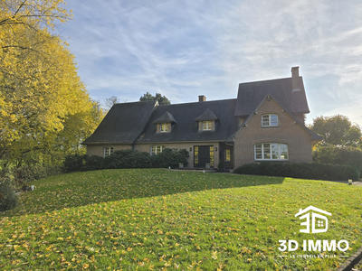 Maison - 275 m² - 12 pièces