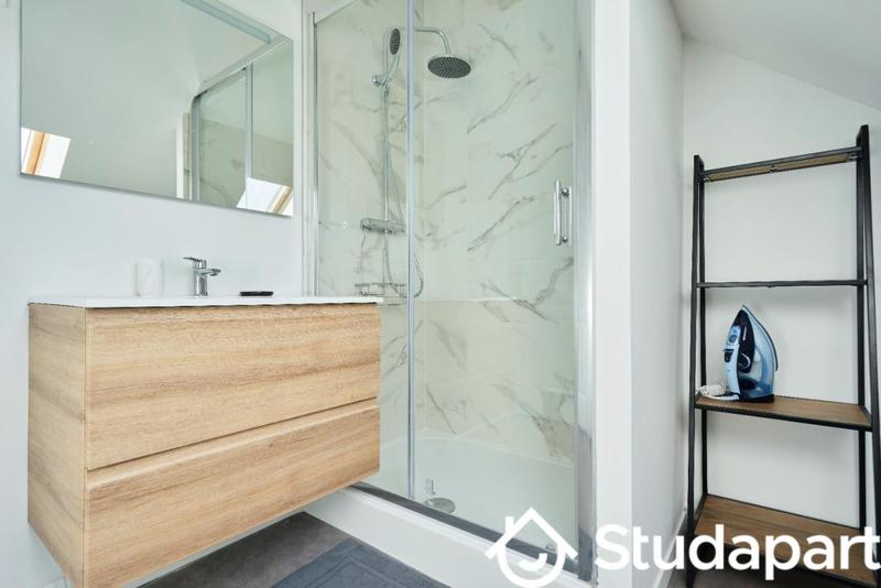 Chambre - 12 m² - 1 pièce