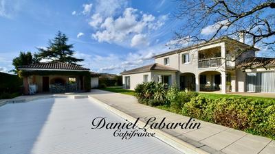 Villa - 220 m² - 7 pièces