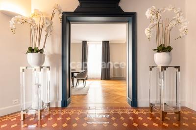 Maison bourgeoise - 575 m² - 10 pièces