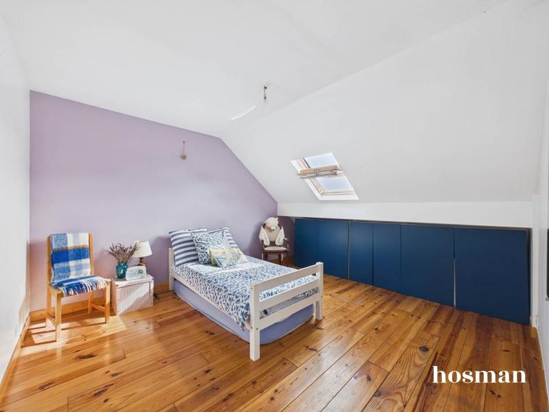 Maison - 225 m² - 7 pièces