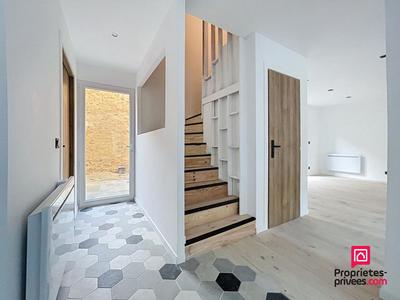 Maison - 220 m² - 8 pièces