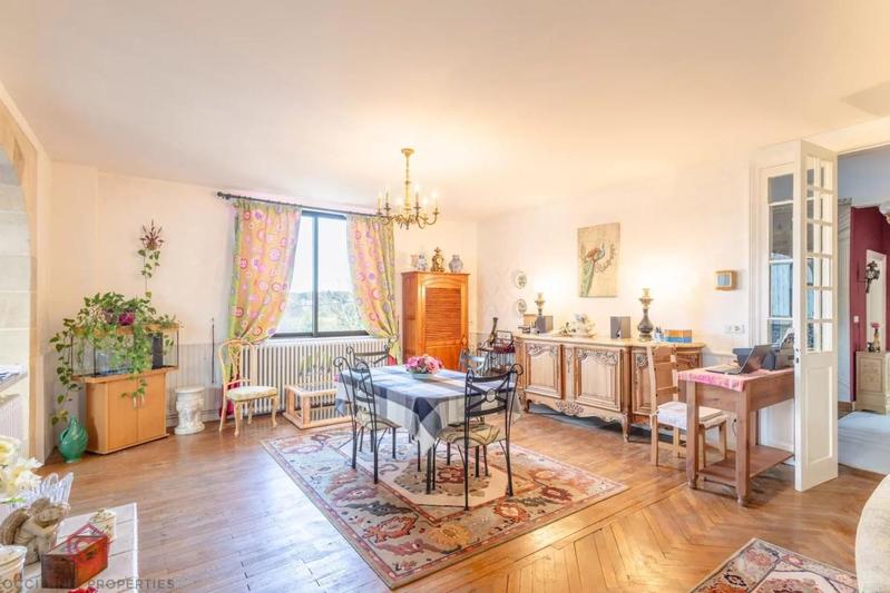 Propriété - 425 m² - 14 pièces