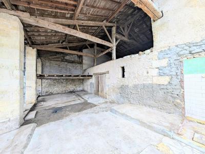 Maison - 150 m² - 2 pièces