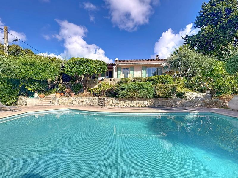 Maison traditionnelle - 140 m² - 6 pièces