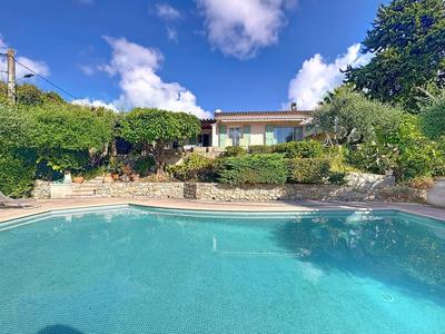 Maison traditionnelle - 140 m² - 6 pièces