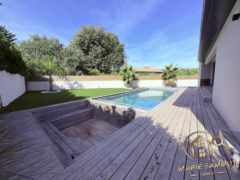 Maison - 229 m² - 7 pièces