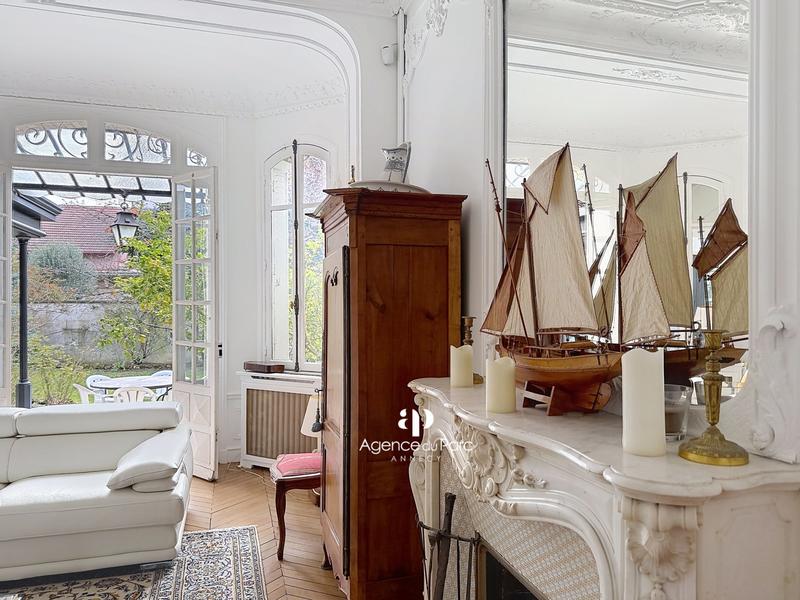 Maison - 272 m² - 8 pièces