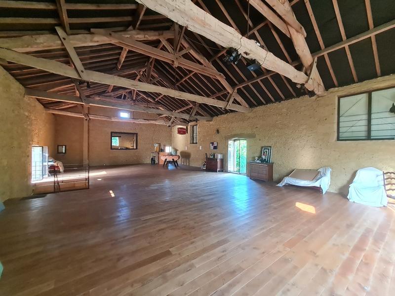 Maison - 230 m² - 6 pièces