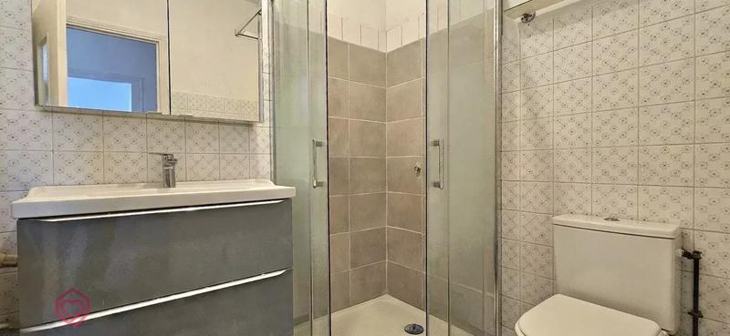 Maison - 270 m² - 12 pièces