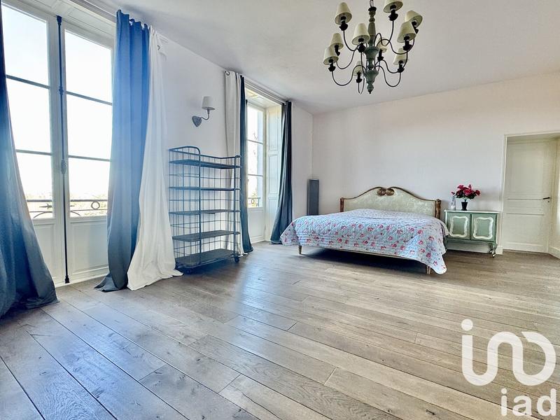 Château - 750 m² - 13 pièces