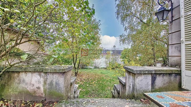 Appartement - 127 m² - 6 pièces