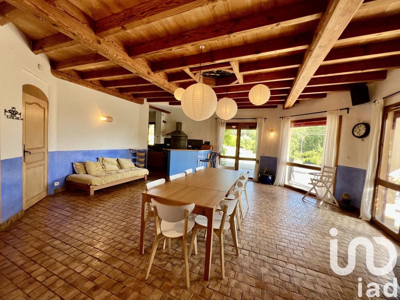 Maison - 215 m² - 7 pièces