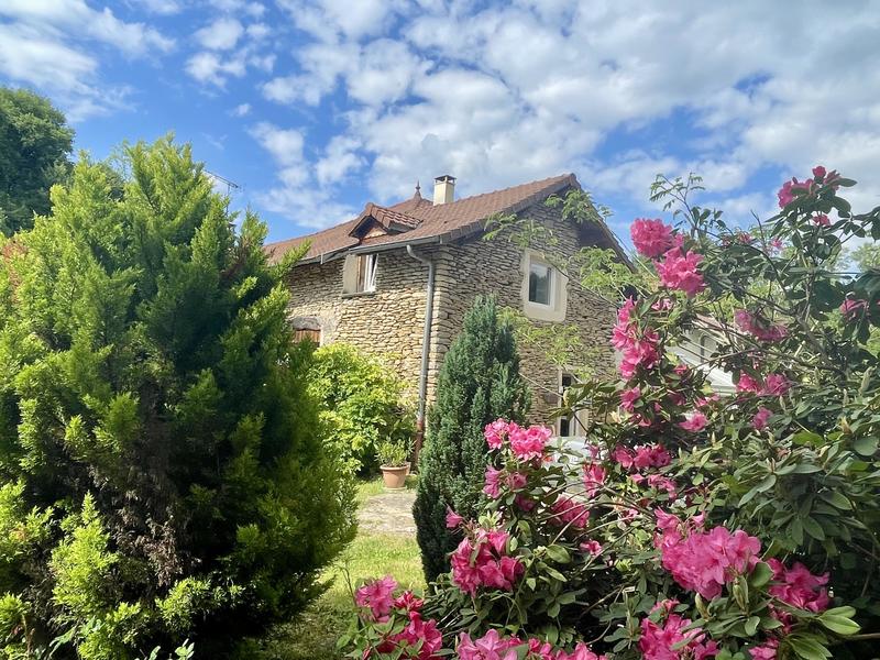 Maison en pierre - 255 m² - 8 pièces