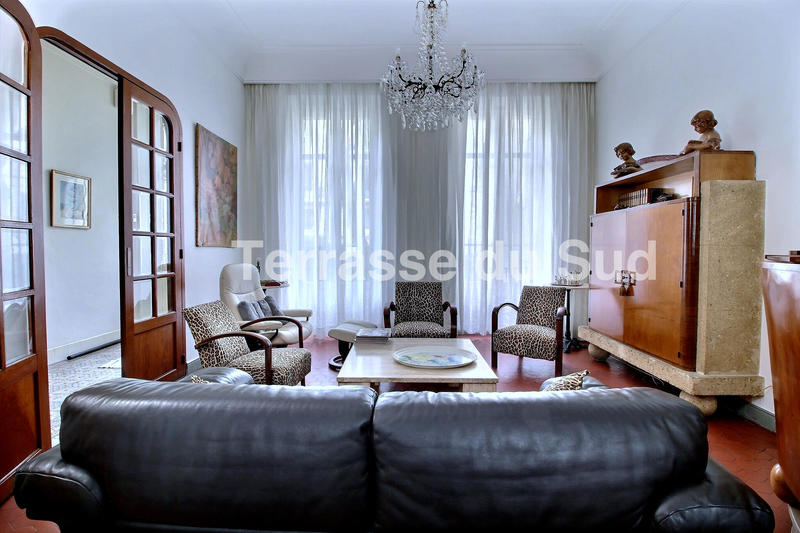 Maison - 218 m² - 7 pièces