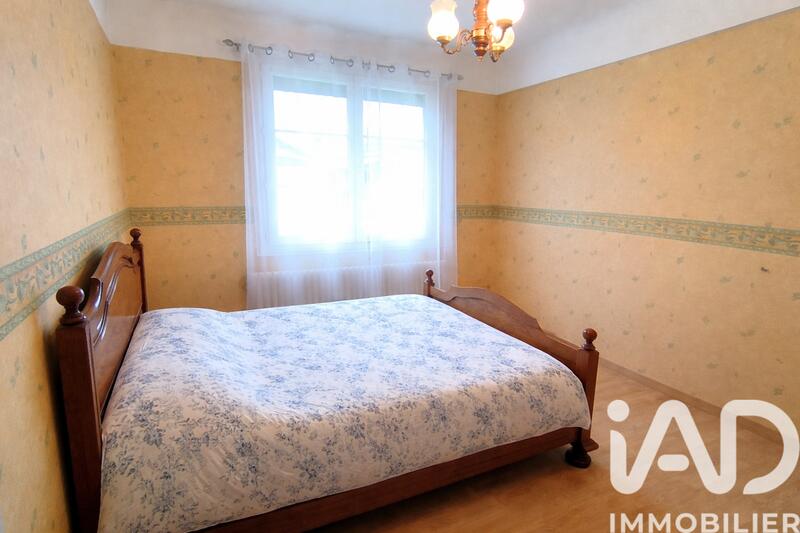 Maison - 227 m² - 8 pièces