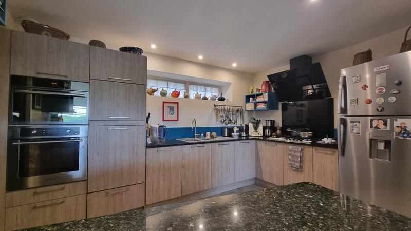 Maison - 330 m² - 16 pièces