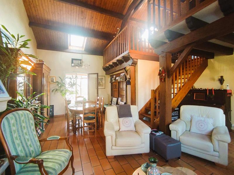 Maison - 167 m² - 7 pièces