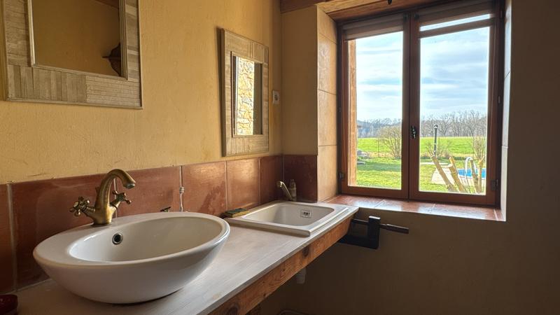 Maison - 400 m² - 12 pièces