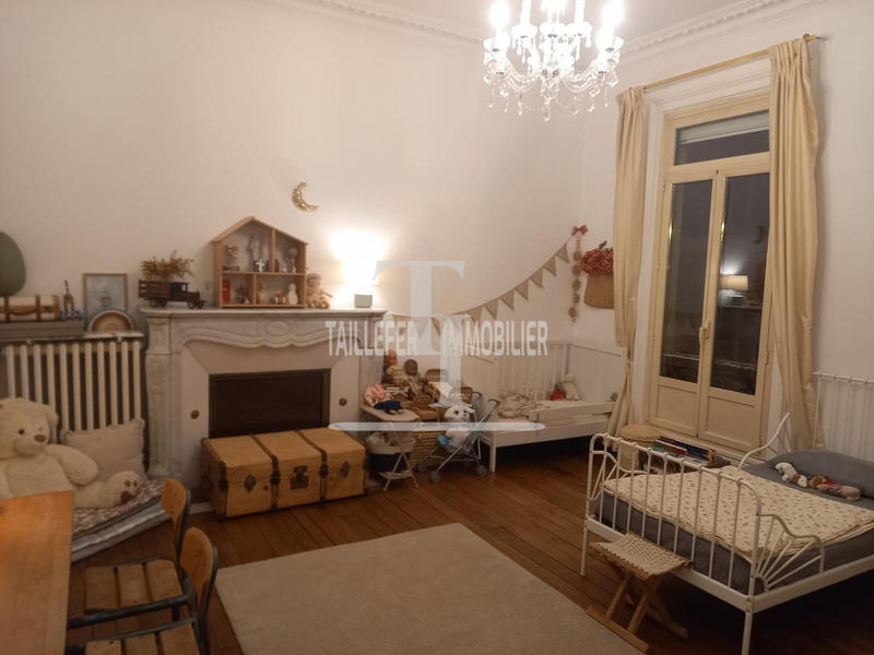 Maison - 180 m² - 8 pièces