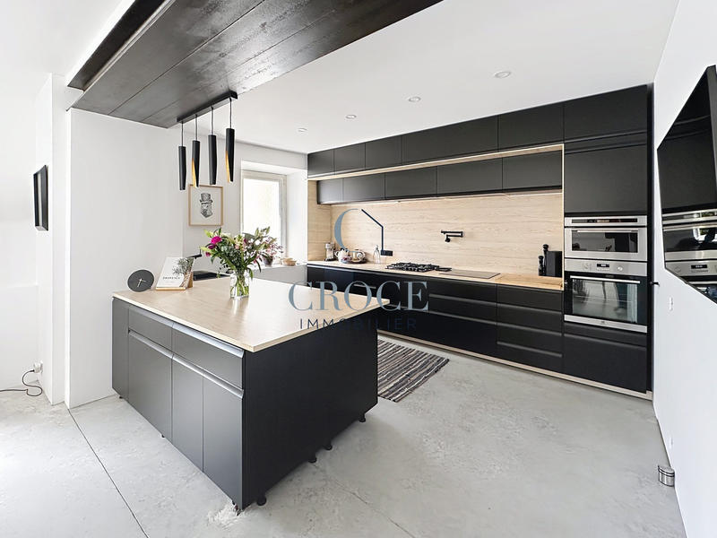 Maison ancienne - 230 m² - 6 pièces