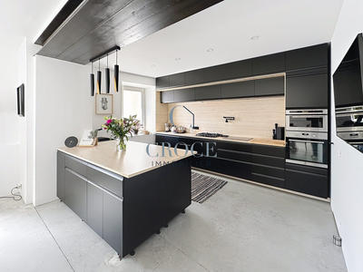 Maison ancienne - 230 m² - 6 pièces