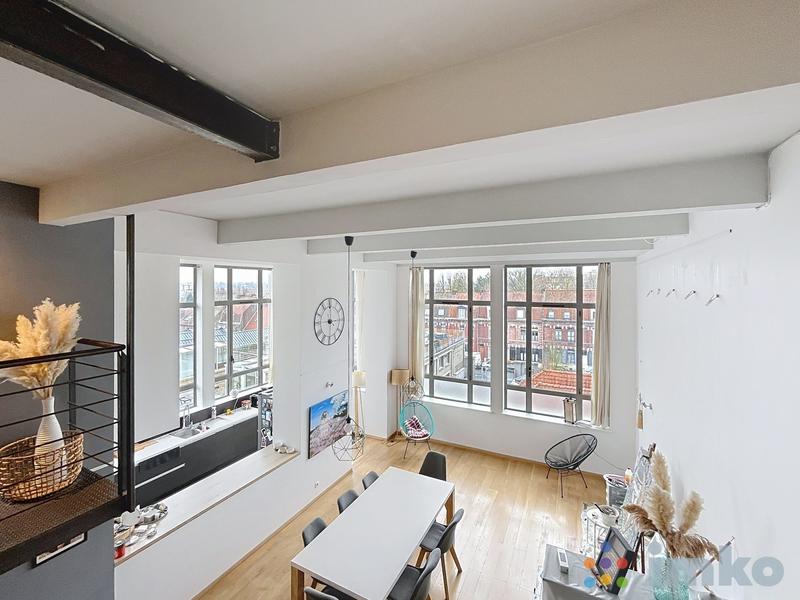 Loft - 125 m² - 4 pièces