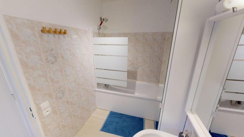 Chambre - 9 m² - 5 pièces