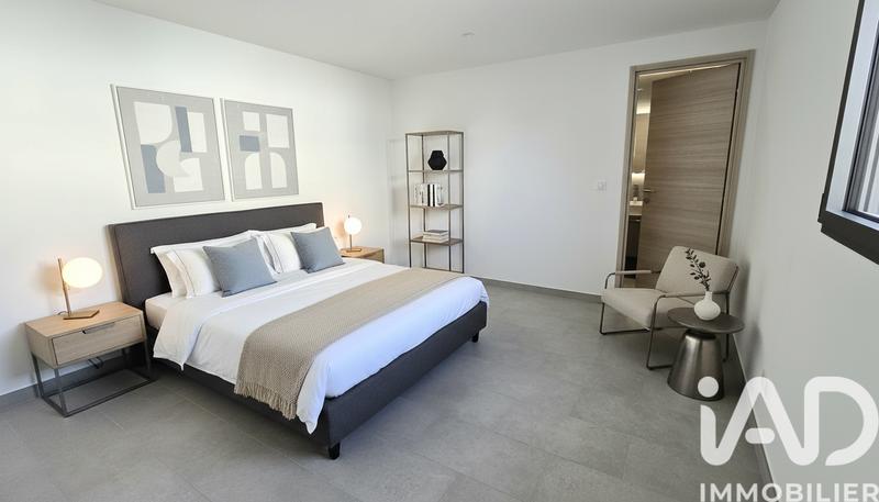 Appartement - 100 m² - 5 pièces