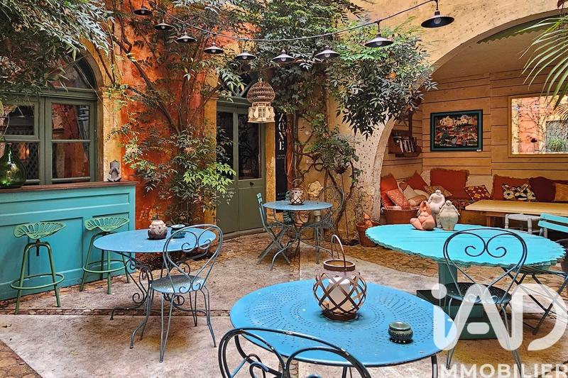 Maison - 430 m² - 15 pièces