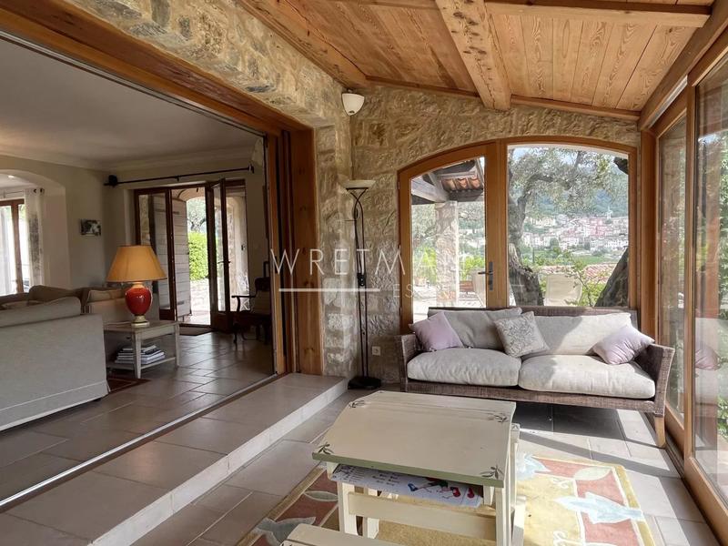 Villa - 185 m² - 8 pièces