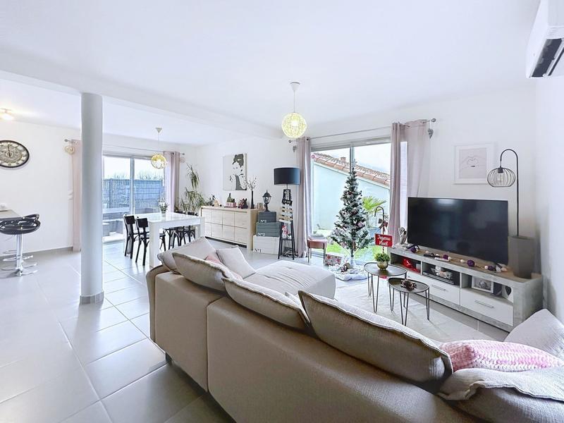 Maison - 90 m² - 4 pièces