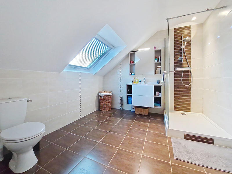 Maison - 162 m² - 8 pièces