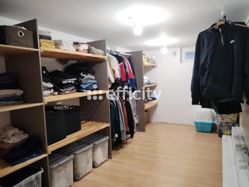 Maison - 210 m² - 8 pièces