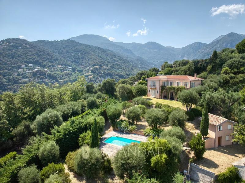 Villa - 400 m² - 6 pièces