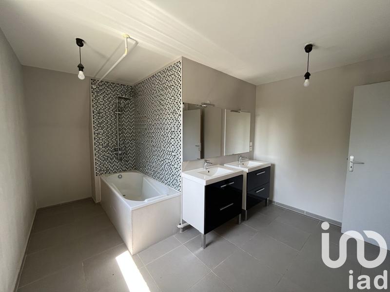 Maison - 613 m² - 18 pièces