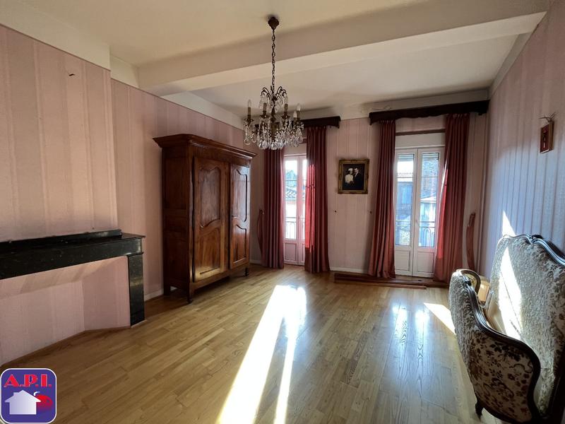 Maison - 230 m² - 5 pièces