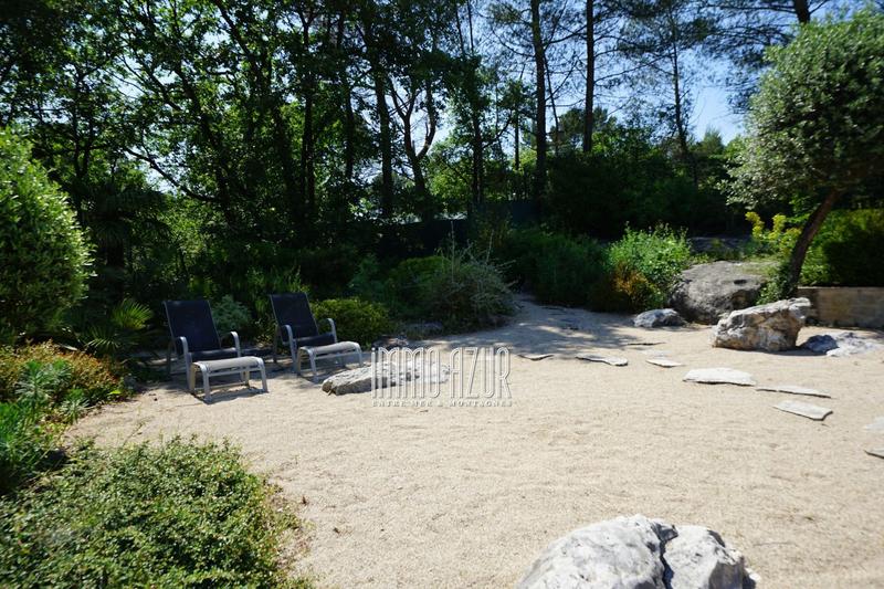 Villa - 200 m² - 6 pièces