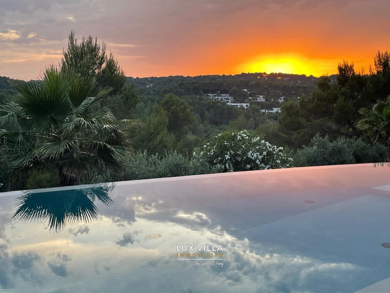 Villa - 397 m² - 10 pièces