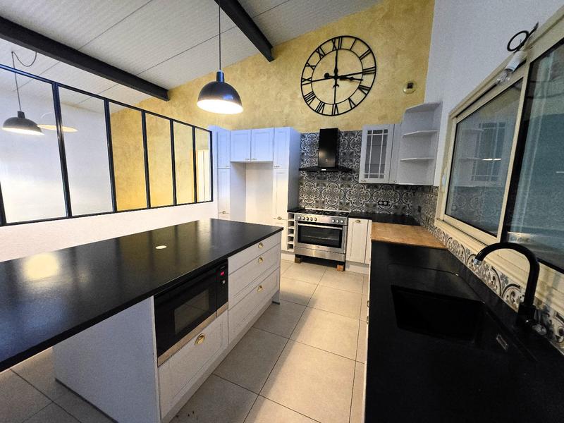 Maison - 206 m² - 7 pièces