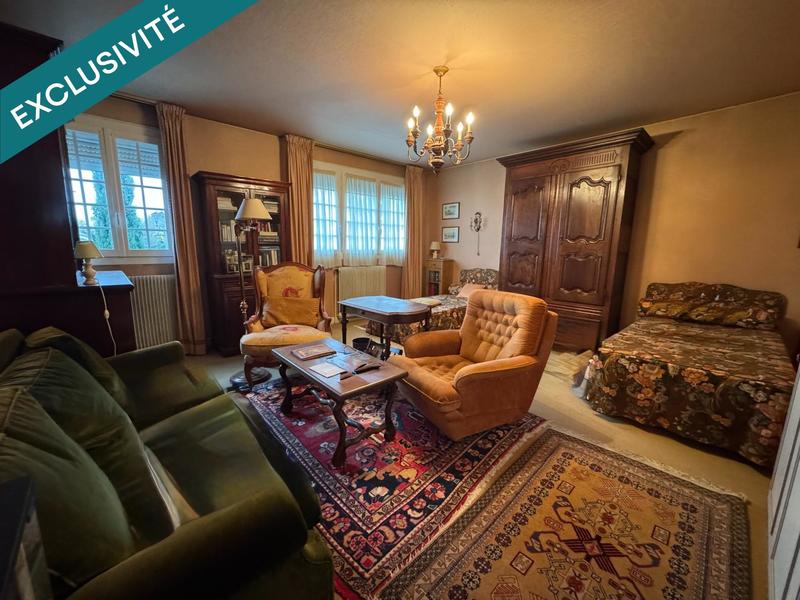 Maison - 235 m² - 9 pièces