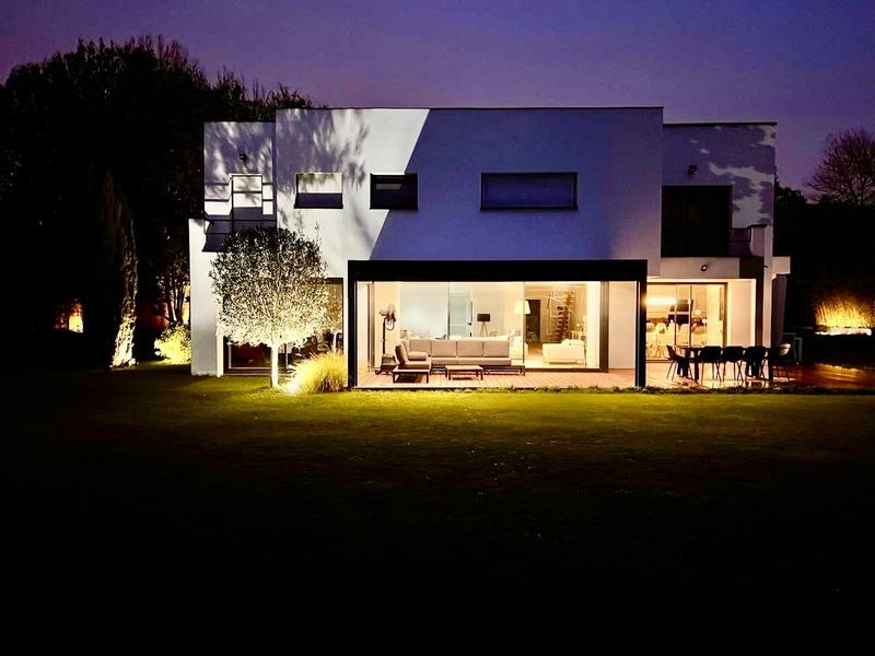 Maison d'architecte - 282 m² - 8 pièces