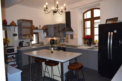 Maison - 121 m² - 9 pièces