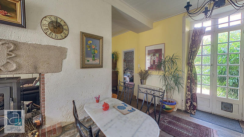 Maison - 234 m² - 11 pièces