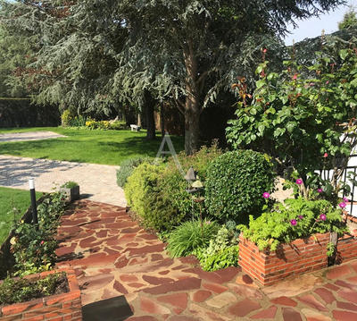 Maison - 185 m² - 7 pièces