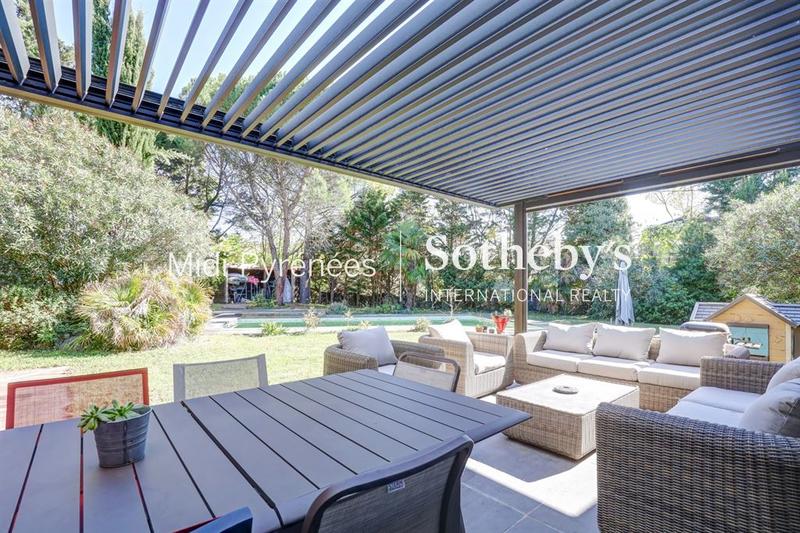 Maison - 210 m² - 8 pièces