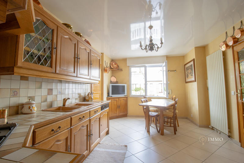 Maison - 190 m² - 7 pièces